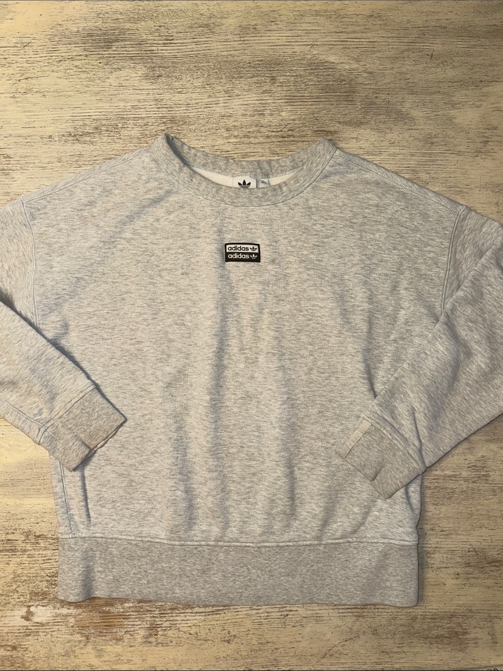 Adidas Light Gray Women’s Crewneck Sweatshirt Size Medium